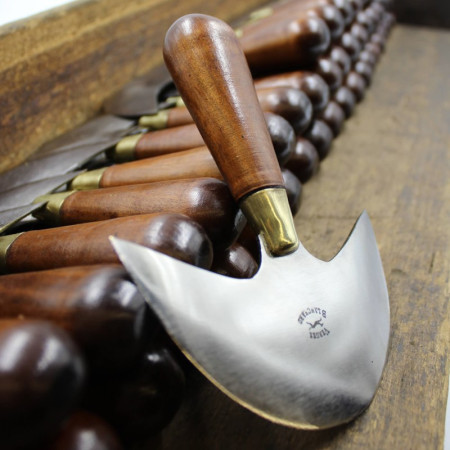 Couteau Droit pour Parer et Couper le Cuir – Vergez Blanchard