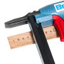 Mesure de la longueur du bec de l'agrafeuse BEA 71/16-436 LN à l'aide d'un réglet